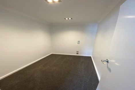 Photo of property in 26 West Lynn Road, Titirangi, Auckland, 0604