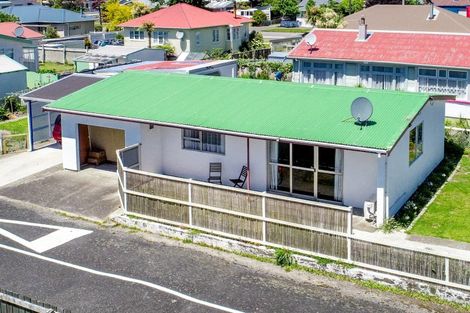 Photo of property in 21 Palmerston Street, Westport, 7825