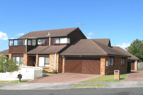 Photo of property in 1/25 Matisse Drive, West Harbour, Auckland, 0618