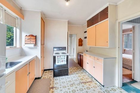 Photo of property in 12 Kamara Road, Glen Eden, Auckland, 0602