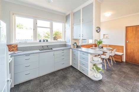 Photo of property in 39 Wikitoria Road, Putiki, Whanganui, 4501