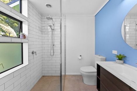 Photo of property in 18b Mayfair Place, Westown, New Plymouth, 4310