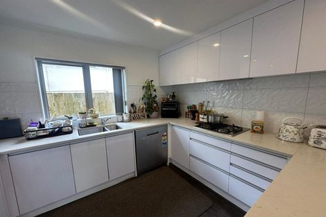 Photo of property in 271b Te Atatu Road, Te Atatu South, Auckland, 0610