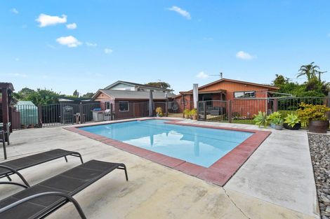 Photo of property in 37 Pulham Crescent, Queenwood, Hamilton, 3210