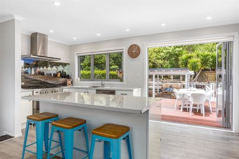 Photo of property in 56 Gloaming Hill, Titahi Bay, Porirua, 5022