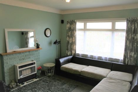 Photo of property in 6 Carlisle Street, Levin, 5510