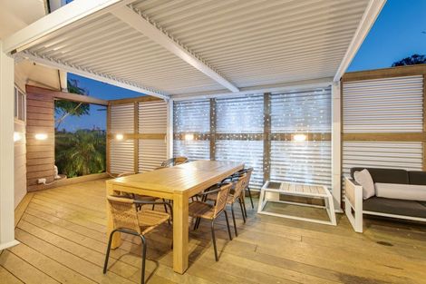 Photo of property in 11 Fairway Avenue, Red Beach, 0932