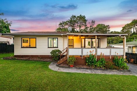 Photo of property in 14 Alidade Place, Massey, Auckland, 0614