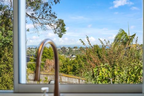Photo of property in 63 Ardern Avenue, Stanmore Bay, Whangaparaoa, 0932