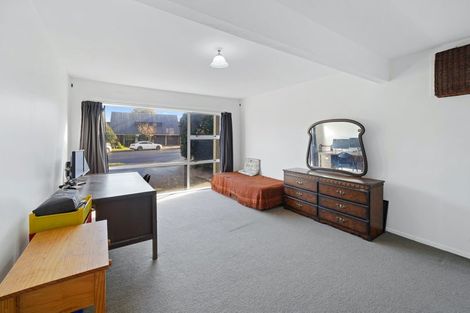 Photo of property in 4 Bowman Place, Sockburn, Christchurch, 8042