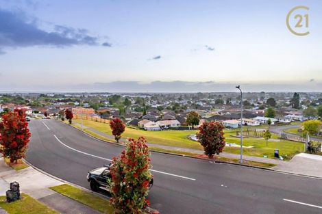 Photo of property in 134 Keri Vista Rise, Papakura, 2110