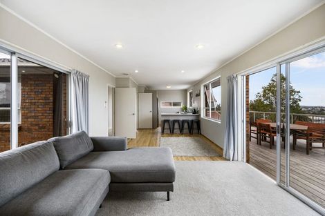 Photo of property in 17 Marcel Place, Glenfield, Auckland, 0629