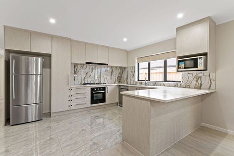 Photo of property in 12 Koroheke Road, Takanini, 2110