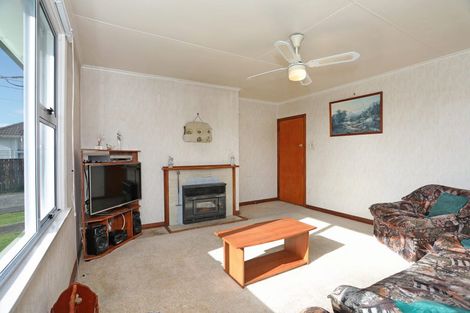 Photo of property in 14 Ward Street, Bulls, 4818