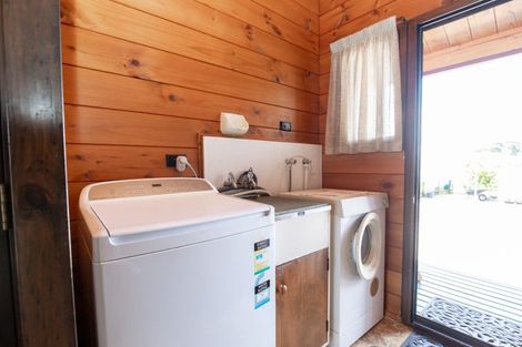 Photo of property in 2 Hale Place, Ngatea, 3503