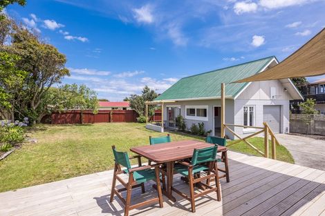 Photo of property in 60 Te Kupe Road, Paraparaumu Beach, Paraparaumu, 5032