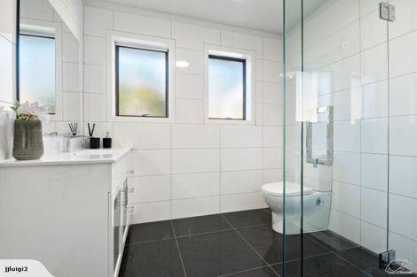 Photo of property in 1/31 Browns Bay Road, Browns Bay, Auckland, 0630