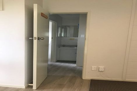 Photo of property in 171 Te Atatu Road, Te Atatu South, Auckland, 0610