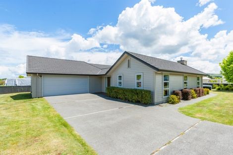 Photo of property in 120 Kenrigg Road, Kinloch, Taupo, 3377