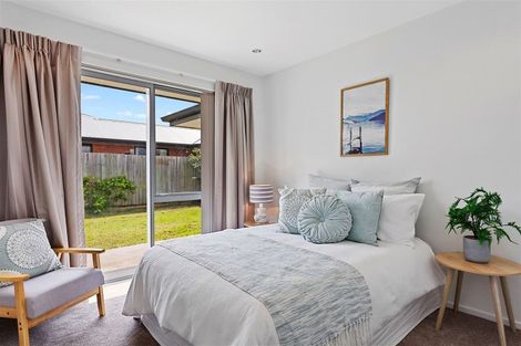 Photo of property in 2/28 Ottawa Road, Wainoni, Christchurch, 8061