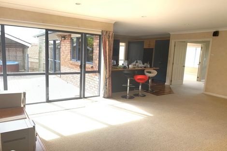 Photo of property in 21 Tumbridge Place, Somerville, Auckland, 2014