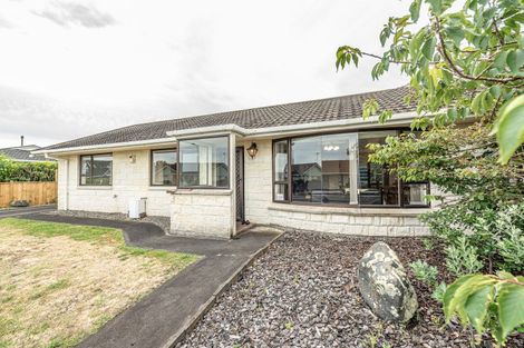 Photo of property in 2 Hampton Place, Springvale, Whanganui, 4501