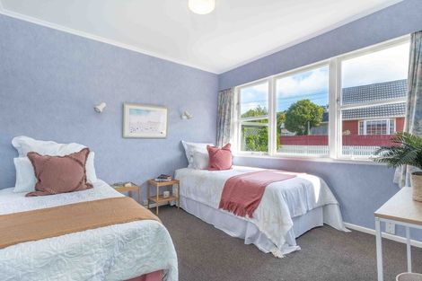 Photo of property in 16 Redwood Avenue, Tawa, Wellington, 5028