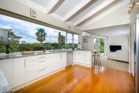 Photo of property in 79 Tawa Road, Kumeu, 0891