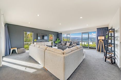 Photo of property in 75 Mount Marua Way, Timberlea, Upper Hutt, 5018