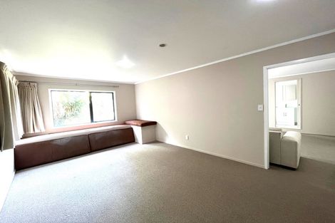 Photo of property in 29 Rifleman Rise, Unsworth Heights, Auckland, 0632