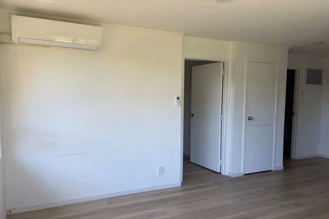 Photo of property in 1/13a Kitewao Street, Northcote, Auckland, 0627