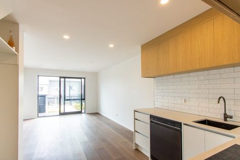 Photo of property in 7/4 Limestone Drive, Hobsonville, 0616