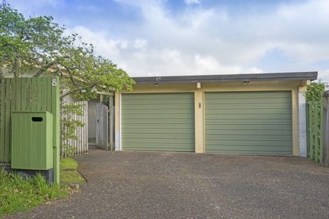 Photo of property in 8 Mappin Place, Chatswood, Auckland, 0626