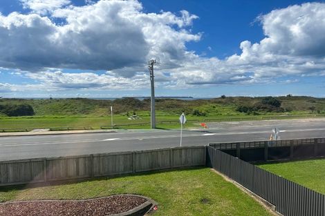 Photo of property in 906 Papamoa Beach Road, Papamoa Beach, Papamoa, 3118