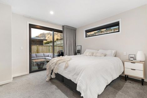 Photo of property in 5 Howden Drive, Jacks Point, 9371