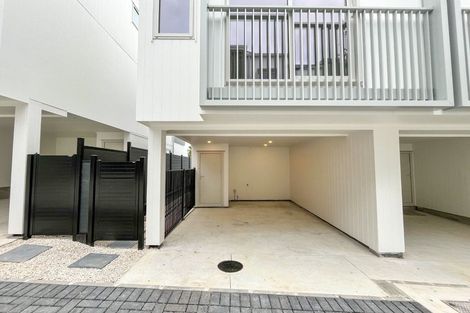 Photo of property in 13/9 Aeroview Drive, Beach Haven, Auckland, 0626