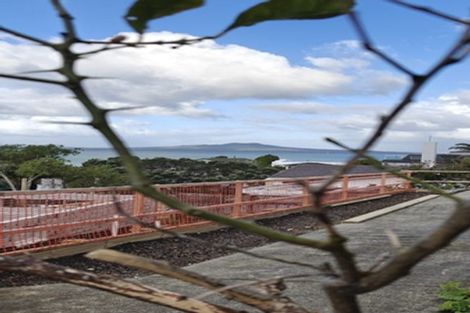 Photo of property in 4/73 Castor Bay Road, Castor Bay, Auckland, 0620