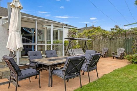 Photo of property in 15 Cleveland Street, Edgeware, Christchurch, 8013