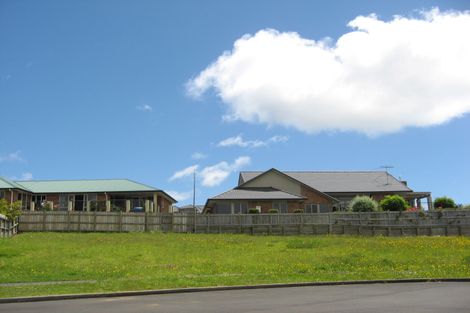 Photo of property in 8 Bonaparte Drive, Pukekohe, 2120