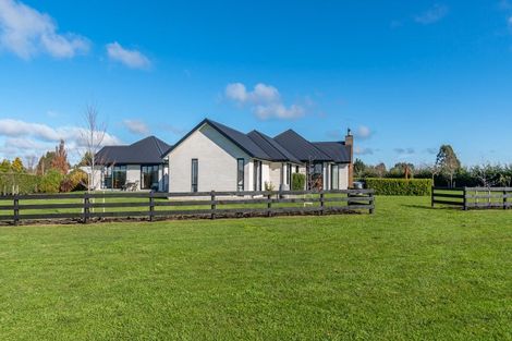 Photo of property in 14 Landsborough Drive, Darfield, 7571