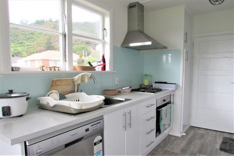 Photo of property in 70 Judd Crescent, Naenae, Lower Hutt, 5011