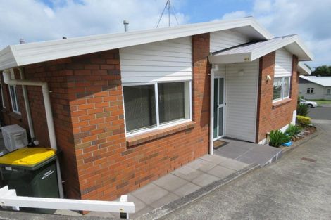 Photo of property in 66 Waiwaka Terrace, Strandon, New Plymouth, 4312