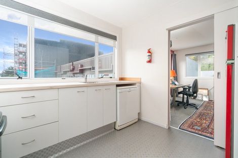 Photo of property in 10 Oxford Terrace, Mount Cook, Wellington, 6021