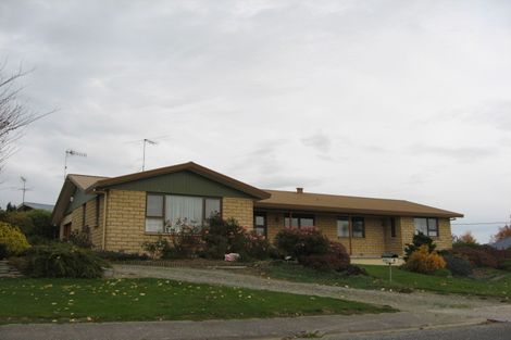 Photo of property in 1 Back Street, Tapanui, 9522