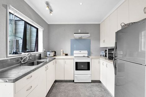 Photo of property in 10 Clawton Street, Westown, New Plymouth, 4310