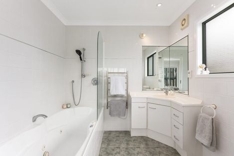 Photo of property in 12 Bowsprit Way, Whitby, Porirua, 5024