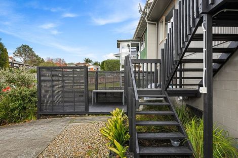 Photo of property in 2/2 Forsythe Place, Massey, Auckland, 0614