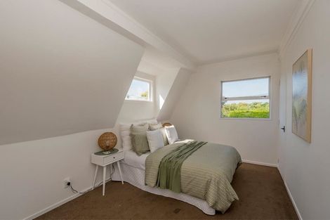 Photo of property in 30 Rangihiroa Street, Waikanae Beach, Waikanae, 5036