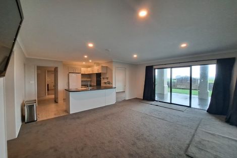 Photo of property in 1259 Devon Road, Sentry Hill, New Plymouth, 4373