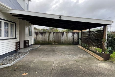 Photo of property in 1 River Road, Te Atatu Peninsula, Auckland, 0610